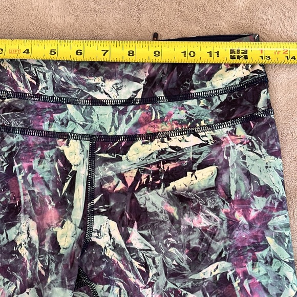 Lululemon Run: Inspire Crop II - Picture 9 of 11